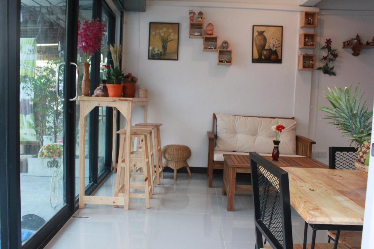 Happy Hostel Bangkok Exterior foto